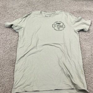 Men’s Small Under Armor fishing t-shirt